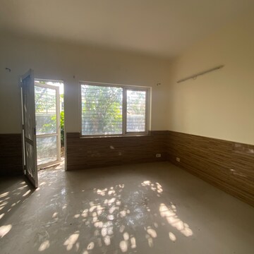 Room in 3.5 BHK Villa at BPTP Parklands Villa, Sector 88 – for Sale