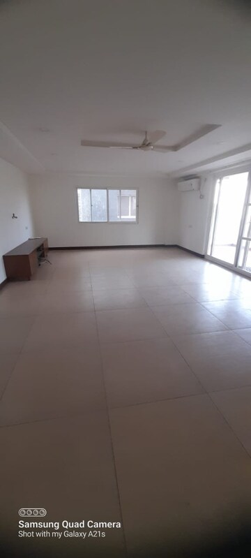 Bedroom in 3 BHK Apartment at Banjara Hills – for Rent