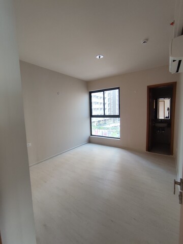 Room in 3 BHK Apartment at M3M Sky City, Sector 65 – for Sale