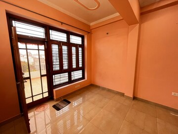 Room in 2 BHK Independent House at Gomti Nagar – for Rent