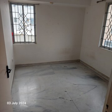 Room in 2 BHK Apartment at Kumaraswamy Layout – for Sale