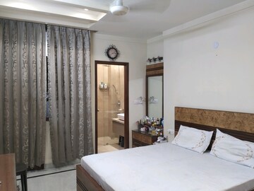 Bedroom in 3 BHK Builder Floor at Paschim Vihar – for Sale