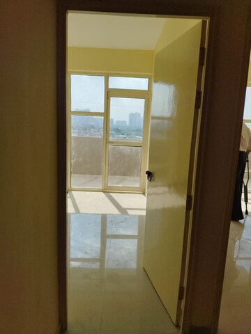Bathroom in 2 BHK Apartment at Pyramid Heights, Sector 85 – for Rent