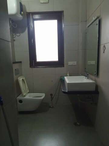 Bathroom in 3 BHK Builder Floor at Ardee City, Sector 52 – for Rent