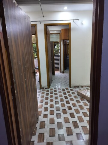 Furnished Amenities in 3 BHK Builder Floor at Sadh Nagar – for Sale