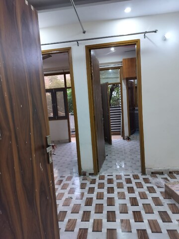 Furnished Amenities in 3 BHK Builder Floor at Sadh Nagar – for Sale
