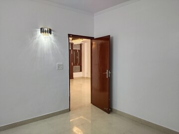 Room in 2 BHK Apartment at Panchsheel Vihar – for Rent
