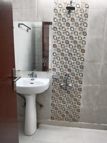  2 BHK Apartment at Panchsheel Vihar – for Rent