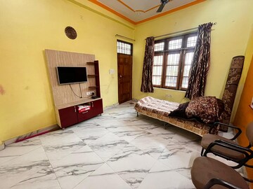 Bedroom in 2 BHK Independent House at Gomti Nagar – for Rent