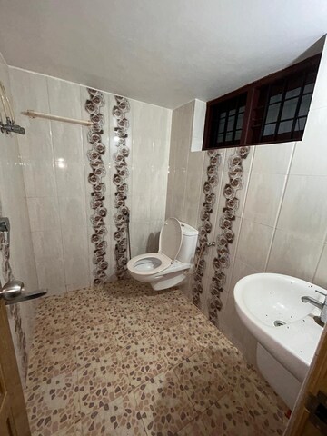 Bathroom in 3 BHK Villa at Arimboor – for Sale