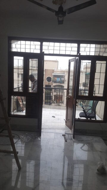 Living Room in 3 BHK Apartment at Sector 7 Dwarka – for Rent