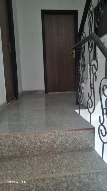 Bedroom in 3 BHK Independent House at Sector 43 – for Rent