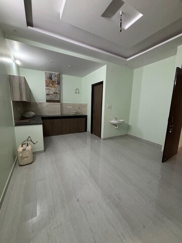 Master Bedroom in 2 BHK Independent House at Gomti Nagar – for Rent