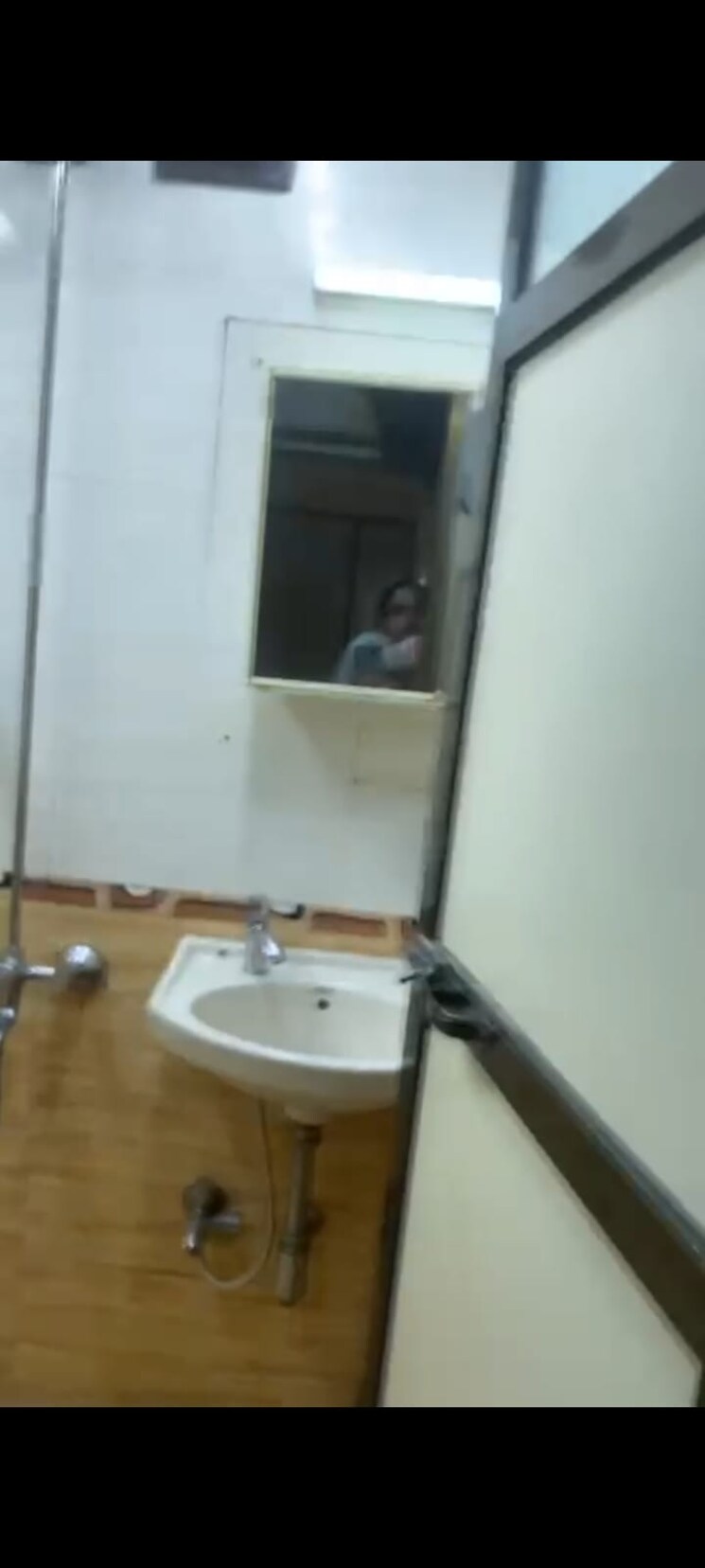 Bathroom, sadanand-classic 1 Bedroom 400 Sq.Ft. Apartment In Khar West Mumbai 8017828