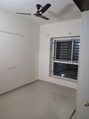 Room in 2.5 BHK Apartment at Kolte Patil Raaga, Hennur Road – for Rent