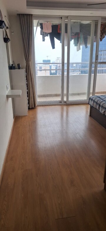 Room in 3 BHK Apartment at Mantri Lithos, Thanisandra – for Rent