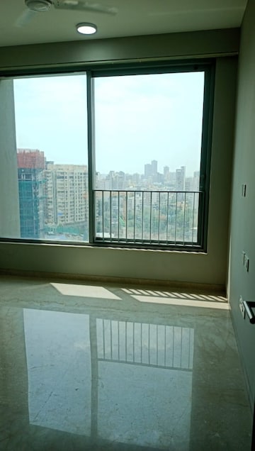Room in 4 BHK Apartment at Oberoi Sky City, Borivali East – for Sale
