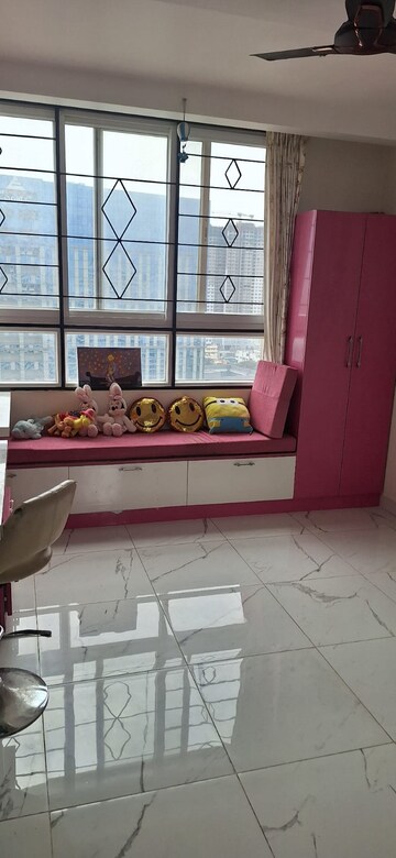 Room in 3 BHK Apartment at Mantri Lithos, Thanisandra – for Rent