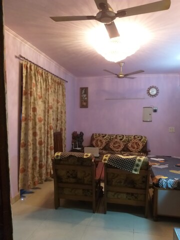 Living Room in 3 BHK Independent House at Sector 50 – for Rent