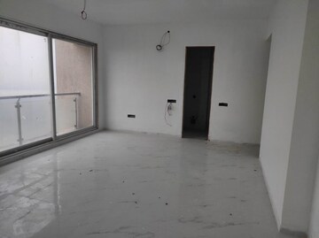Room in 4 BHK Apartment at Satyam Imperial Heights, Ghansoli – for Rent