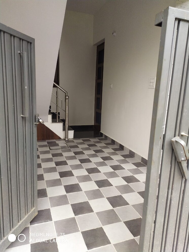  Parking, high ground 4 Bedroom 1800 Sq.Ft. Independent House In High Ground Zirakpur 8018310