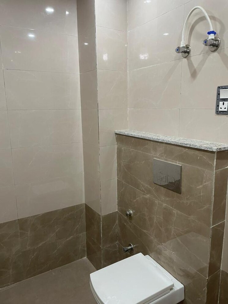 Bathroom, bptp-park-81 3.5 Bedroom 2700 Sq.Ft. Builder Floor In Sector 81 Faridabad 8018114