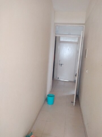 Furnished Amenities in 3 BHK Apartment at Auric City Homes, Sector 82 – for Rent