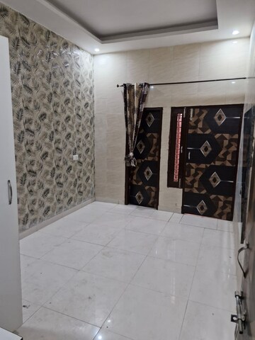 Bedroom in 1.5 BHK Apartment at Naupada – for Sale