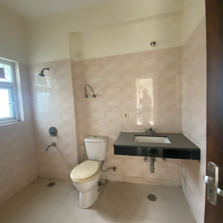 Attached Bathroom, bptp-parklands-villa 3.5 Bedroom 350 Sq.Yd. Villa In Sector 88 Faridabad 8018413