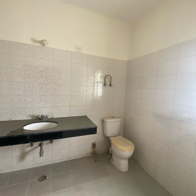 Bathroom, bptp-parklands-villa 3.5 Bedroom 350 Sq.Yd. Villa In Sector 88 Faridabad 8018413