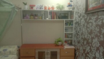 Room in 2 BHK Apartment at Shankar Nagar – for Sale