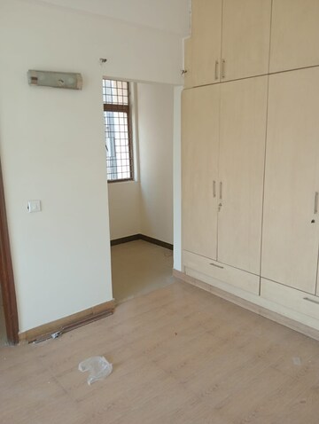 Room in 3 BHK Builder Floor at Sector 23 – for Rent