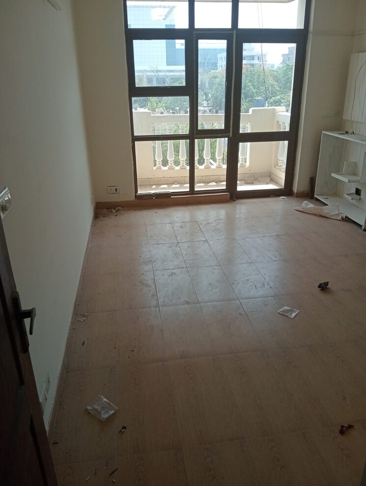 Room, sector 23 1 RK 100 Sq.Yd. Builder Floor In Sector 23 Gurgaon 8018519