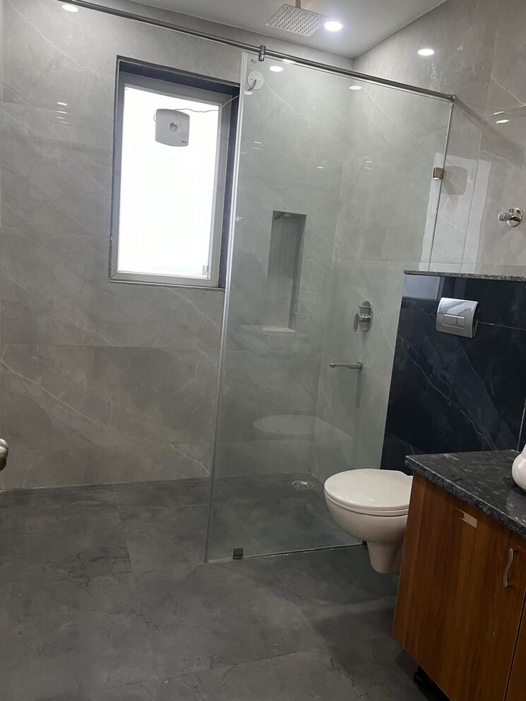 Bathroom, sector 23 3 Bedroom 360 Sq.Yd. Builder Floor In Sector 23 Gurgaon 8018587