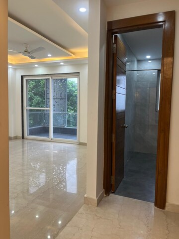 Master Bedroom in 3 BHK Builder Floor at Sector 23 – for Rent