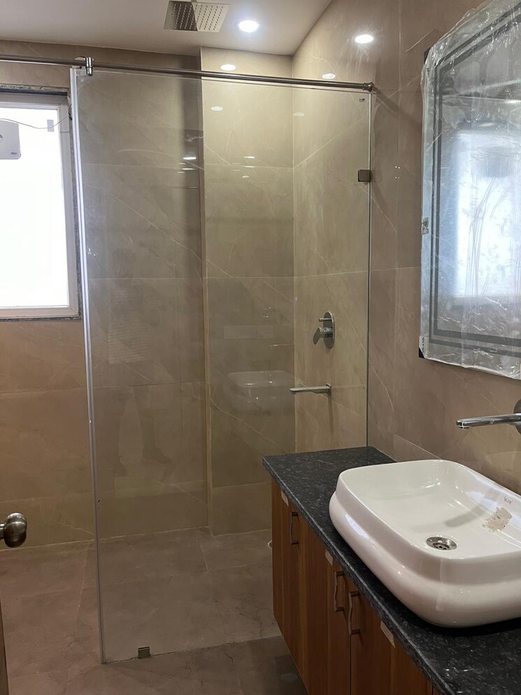 Bathroom, sector 23 3 Bedroom 360 Sq.Yd. Builder Floor In Sector 23 Gurgaon 8018587