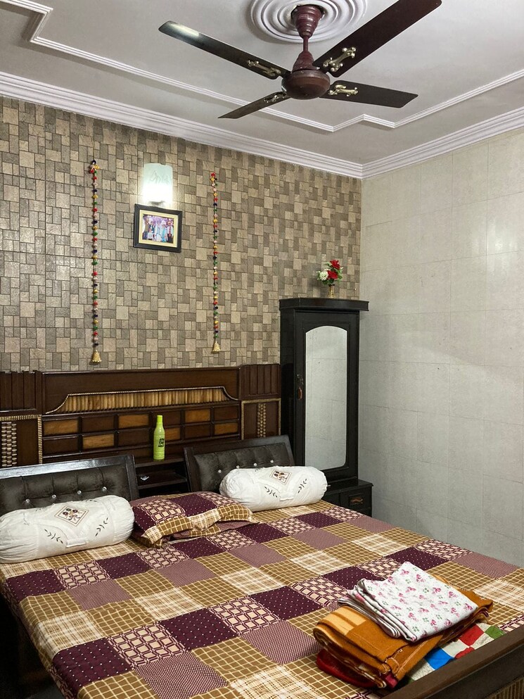 Bedroom, dilshad garden 4 Bedroom 1100 Sq.Ft. Builder Floor In Dilshad Garden Delhi 8018608