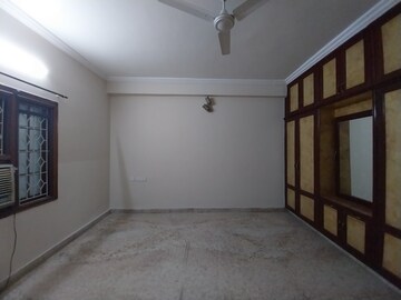 Room in 3 BHK Apartment at Migsun Ultimo, Omicron Iii Greater Noida – for Rent