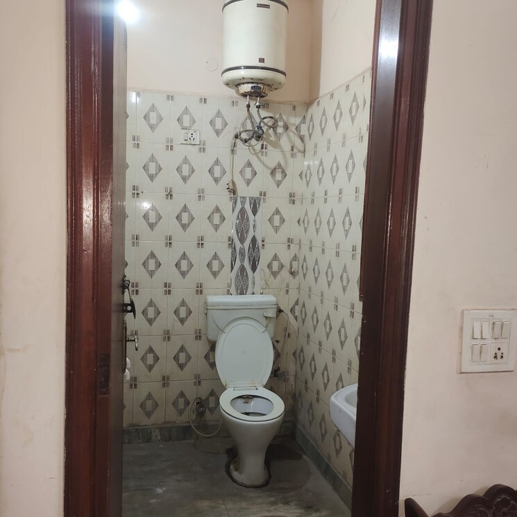 Bathroom, saket 1 Bedroom 750 Sq.Ft. Builder Floor In Saket Delhi 8018768