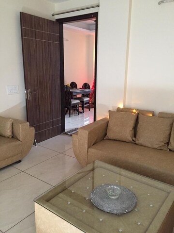 Living Room in 2 BHK Builder Floor at Sector 23 – for Rent