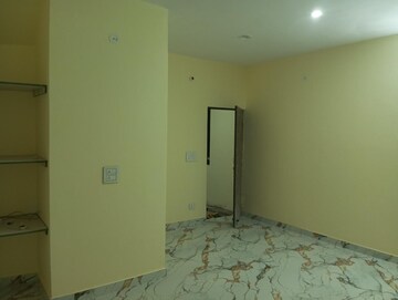Room in 1 BHK Builder Floor at Sector 23 – for Rent