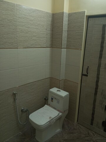 Bathroom in 1 BHK Builder Floor at Sector 23 – for Rent