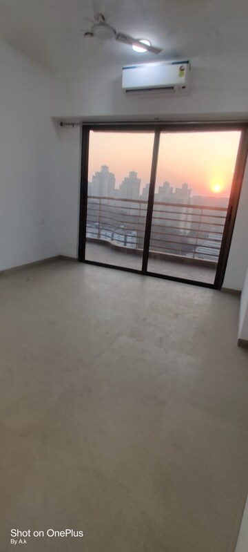 Room in 3 BHK Apartment at Kanakia Silicon Valley, Powai – for Rent