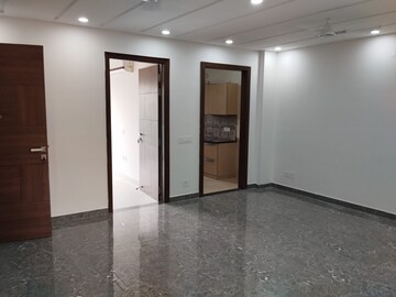 Room in 3 BHK Apartment at Sector 45 – for Rent