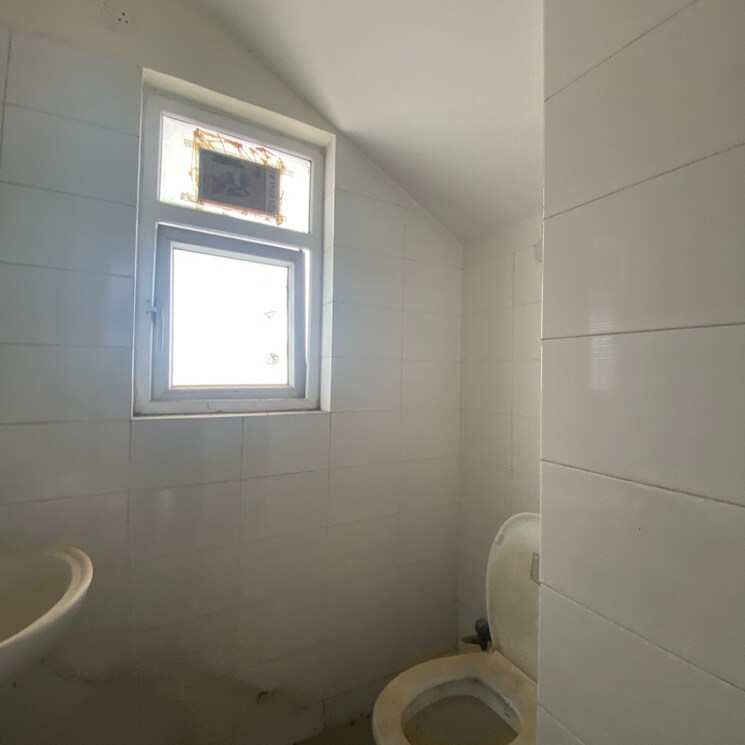 Bathroom, bptp-parklands-villa 3.5 Bedroom 350 Sq.Yd. Villa In Sector 88 Faridabad 8018879