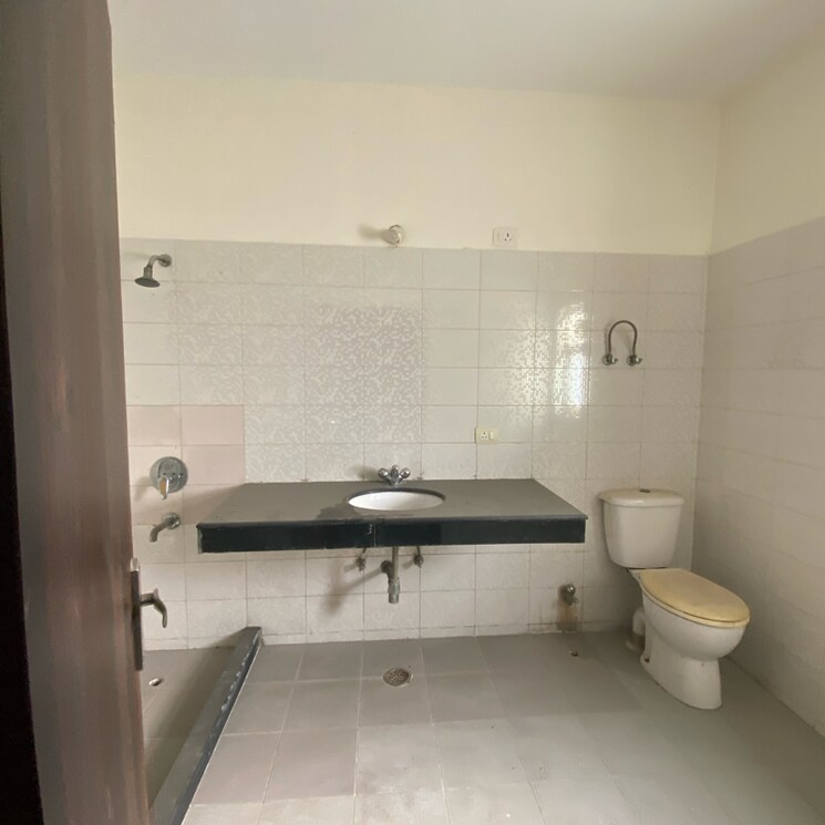 Kitchen, bptp-parklands-villa 3.5 Bedroom 350 Sq.Yd. Villa In Sector 88 Faridabad 8018879