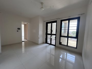 Room in 2 BHK Apartment at Kohinoor Sapphire 2, Tathawade – for Rent