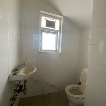 Bathroom in 3.5 BHK Villa at BPTP Parklands Villa, Sector 88 – for Sale