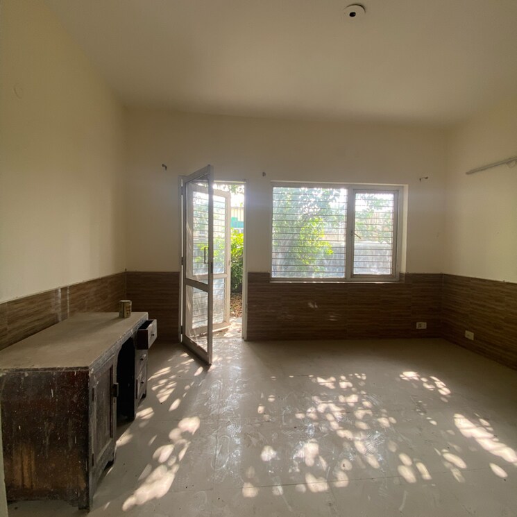 Room, bptp-parklands-villa 3.5 Bedroom 350 Sq.Yd. Villa In Sector 88 Faridabad 8018947