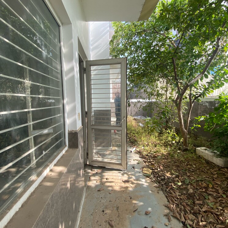 Exterior View, bptp-parklands-villa 3.5 Bedroom 350 Sq.Yd. Villa In Sector 88 Faridabad 8018947